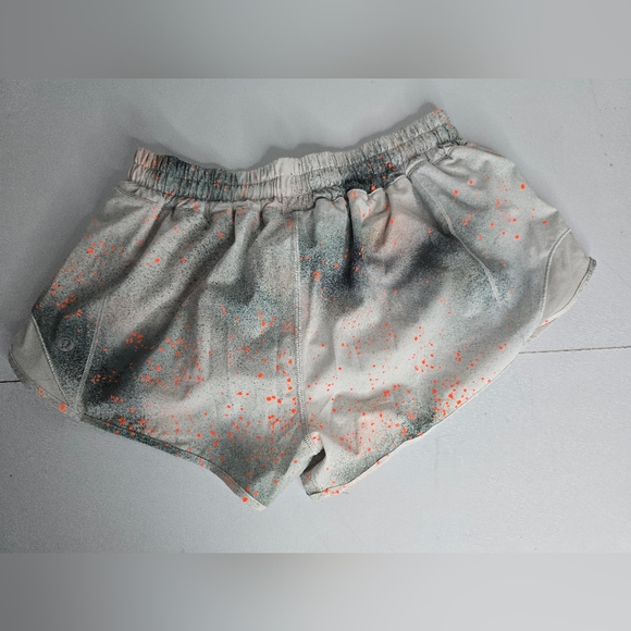 Lululemon Hotty Hot Low Rise Short 2.5" reflective - Picture 5 of 10